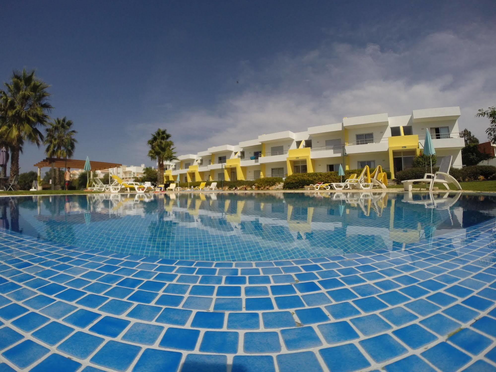 Apartahotel Santa Teresinha Alvor